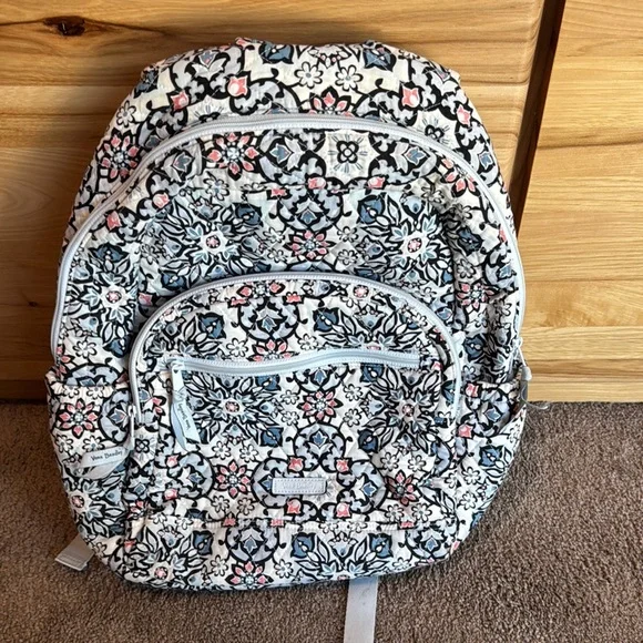 Vera Bradley | Bags | Vera Bradley Floral Backpack Bag  display picture 3